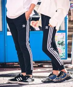adidasサイドライン トラックパンツ