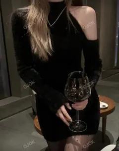 黒 オフショルダー ワンピース　シャギーニット　セーター　肩見せ　肩出し