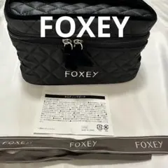 【新品未使用】FOXEY ノベルティ ナイロン ベロア キルティングポーチのサムネイル