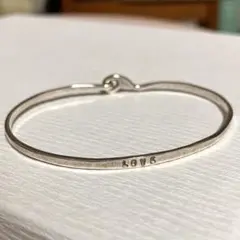 【美品】セルジュトラヴァル　LOVE バングル（シルバー）のサムネイル