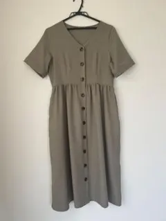 ベージュ グリーンVネック 半袖 ロングワンピース