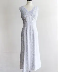 Her lip to Lace Trimmed Floral Dress