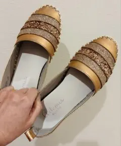 アルテミスダイアナ　キラキラパンプス　かわいい　かかと難ありのサムネイル