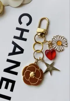 CHANEL _2025.ホリデー限定_フラワーチャーム _キーホルダー