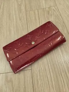 Louis Vuittonルイヴィトン ヴェルニ長財布 レッド