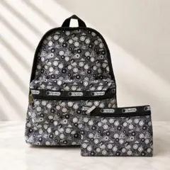 LeSportsac 総柄リュック ポーチ付 花柄 スワン柄 軽量のサムネイル