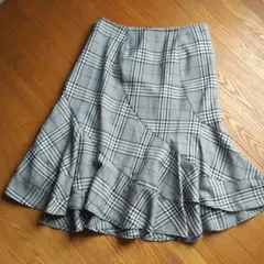 グレンチェックエスカルゴスカート