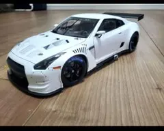 1/18 日産 GT-R FIA GT1 '10 (マット・ホワイト)のサムネイル