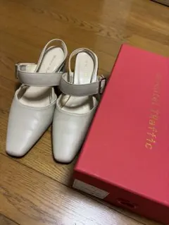 オリエンタルトラフィック ベージュ スクエアトゥ ハイヒール