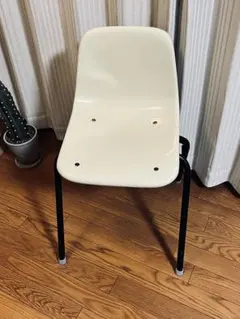【コクヨじゃないよ】コトブキ スタッキングチェアのサムネイル
