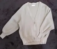 ベージュニットカーディガン