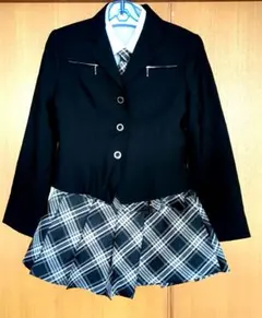 黒ジャケットとチェック柄スカート4点セット　150センチ女子スーツ　卒業式