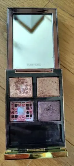 TOM FORD 04 HONEYMOON　4色アイシャドウパレットのサムネイル