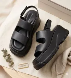 【新品】CHARLES&KEITH アシメトリック プラットフォームサンダル37のサムネイル