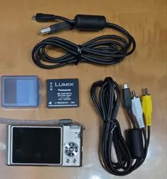 【ジャンク品】Panasonic LUMIX コンパクトデジカメ 本体、付属品のサムネイル