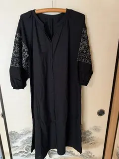 earth ロングブラウスシャツ　ブラック　フリーサイズ