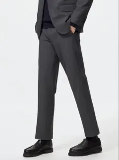 ユニクロ　感動パンツ　ダークグレー