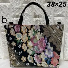 ｂ帯リメイクバッグ【美品】✿桜✿花びら 金糸 箔 黒 正絹帯 Dカン・底板