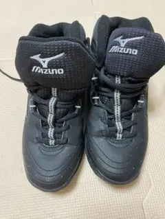 MIZUNO ウエーブダイバース 2010年製 ほぼ未使用23.5cm 黒のサムネイル