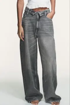 新品　ZARA ウエスト折り返しデニムパンツ　34のサムネイル