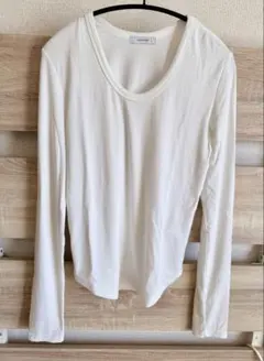 ホワイト 長袖リブカットソー