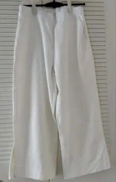 白 ワイドパンツ
