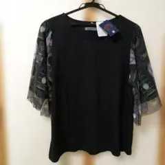 iS ScoLar 黒 半袖 Tシャツ チュール柄袖 新品タグ付きのサムネイル