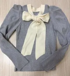 新品未使用Lily Brownニットパフスリーブフロントリボン長袖グレー