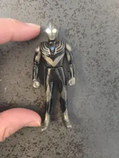 ウルトラマンフィギュア シルバー/レッド - メルカリ