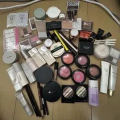 メイク用品まとめ売り　６２点　　MAC
