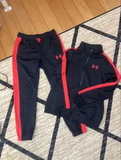 アンダーアーマー ジャージ160 上下セット セットアップ ブラック×レッド