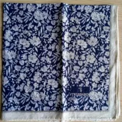 TRUSSARDI ハンカチ 花柄 ネイビー 　　49×49のサムネイル