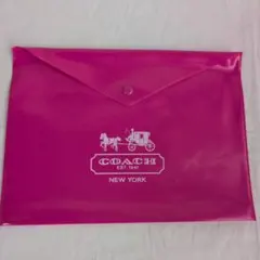 COACH ピンクビニール ポーチ ロゴ入り