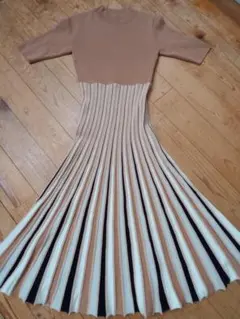 フレイアイディー　マルチカラー　プリーツ　ニット　ワンピース　ベージュ　F