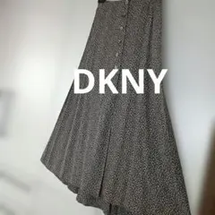 DKNY ドナカラン　紺色小花柄 ロングフレアスカートサイズ　2のサムネイル