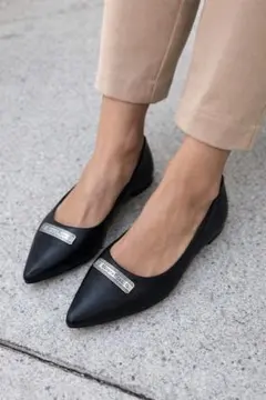 新品 黒パンプス 23cm ポインテッドトゥ 上品