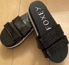 FOXEY フォクシー　クロコダイル ブラックサンダルのサムネイル
