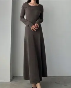 【MTサイズ】Louere アシメオフショル風ニットフレアワンピ　ユウネコラボ