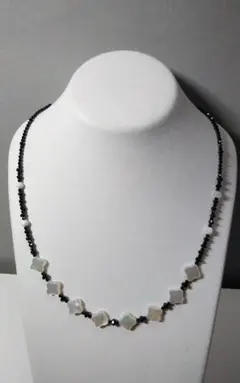 ♪【白蝶貝クロスとブラックスピネルネックレス】(16╴8)