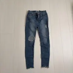 GYDA ダメージ加工スキニージーンズ