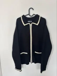 リブ編み黒ニットセーター