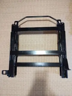 ヴィッツCP10系 RECARO シートレール ベースフレーム左右セット - メルカリ