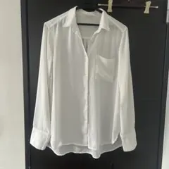 ジーユー　シアーブラウスホワイト 長袖シャツ Mサイズ ポケット付き