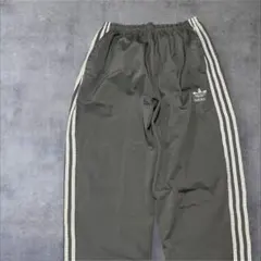 00s アディダス adidas グレー トラックパンツ ストライプ ナイロン