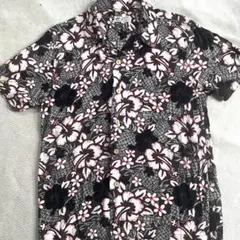 レーヨン 100% アロハシャツ 黒 × 花柄 × パイナップル柄 Lサイズのサムネイル