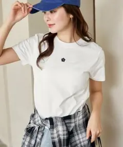 MARY QUANT ワンポイント刺繍ロゴTシャツ　新品　白　マリークワントのサムネイル