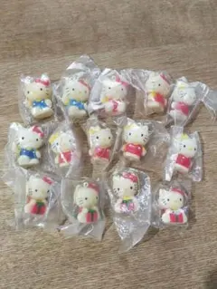 ご当地キティ あまおうかじりキティ根付け12個セット 福岡限定 - メルカリ