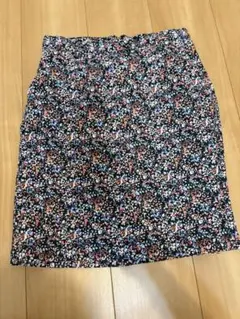LOWRYS FARM 花柄 タイトスカートのサムネイル