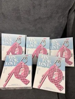 POP MART PIN FOR LOVE イニシャルチャーム【P】