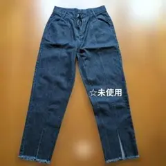 ☆未使用 股上ゆったりめデニムパンツ（Mサイズ）